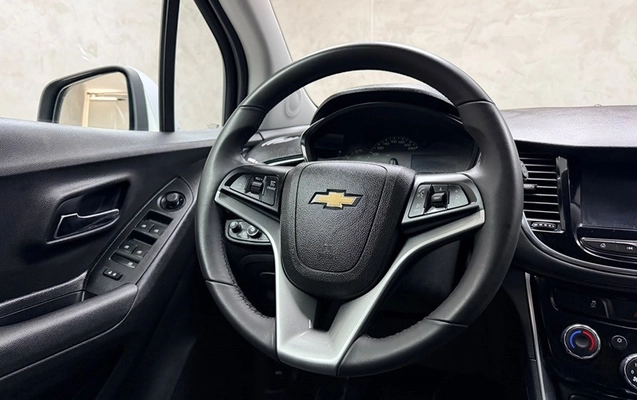 imagem-https://www.socarrao.com.br/sc-vehicle-images-prod/3731963/1790164730981-90c59de8-7c7c-47ea-a944-def0198a23e1.jpg