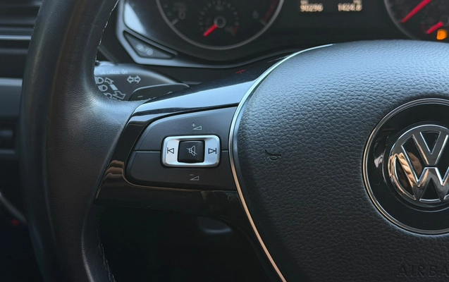 imagem-https://www.socarrao.com.br/sc-vehicle-images-prod/3732571/1788959511474-003_589d871e089ad026f7df174c4dc05b68.jpeg