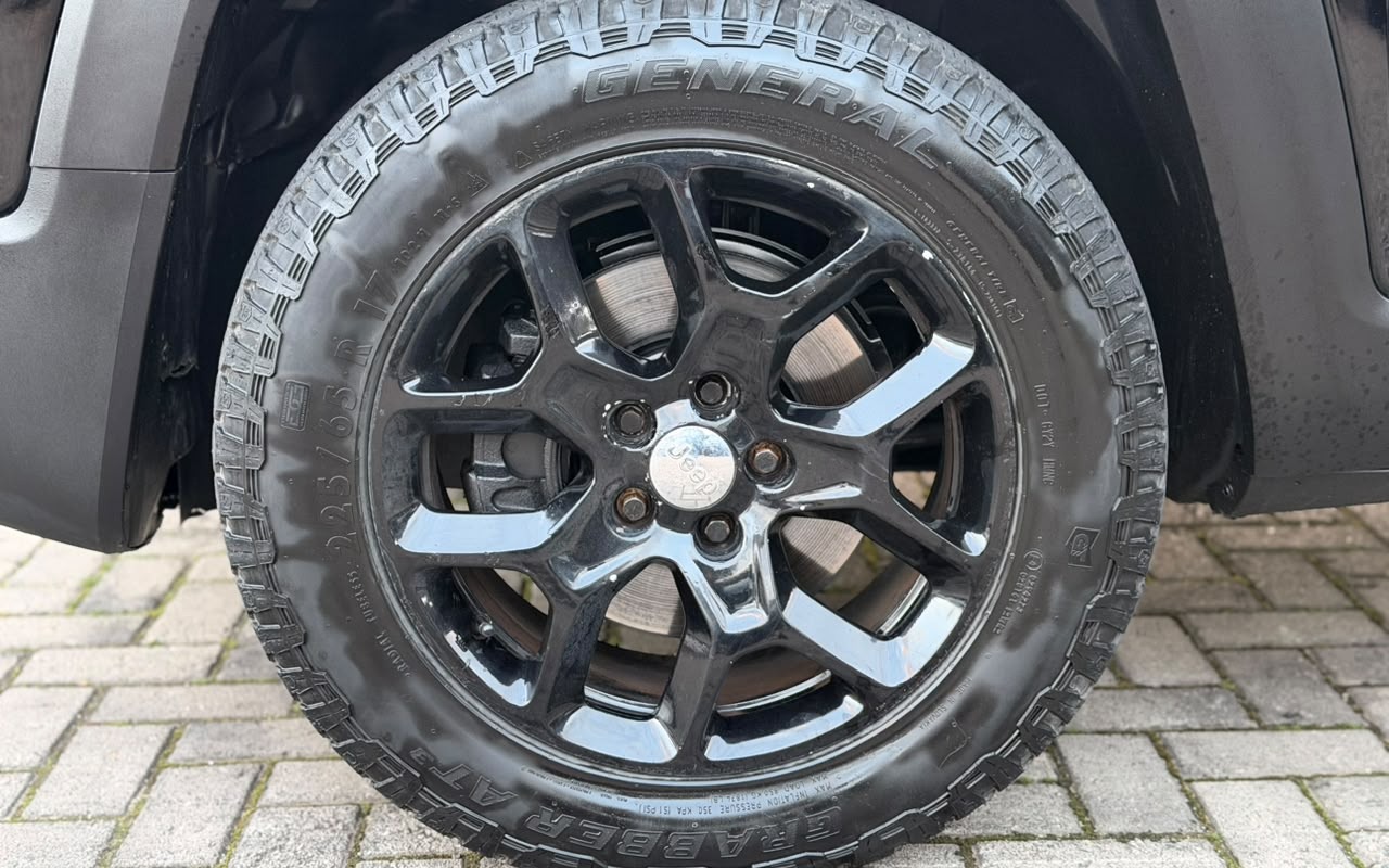 imagem-https://www.socarrao.com.br/sc-vehicle-images-prod/3732594/1788959636478-V2hhdHNBcHAgSW1hZ2UgMjAyNi0wOS0wOCBhdCAxOC4wOC4wMCAoMSkuanBlZw.jpeg