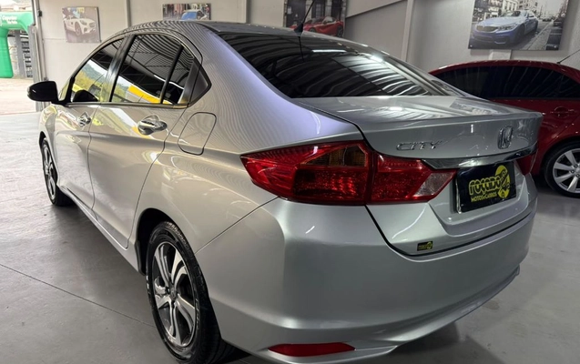 imagem-https://www.socarrao.com.br/sc-vehicle-images-prod/3732628/1789742232319-gb-31ebd76.jpeg