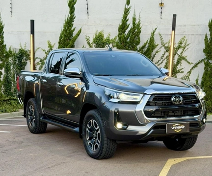 Toyota Hilux 2024 Cinza — foto 1 de 3