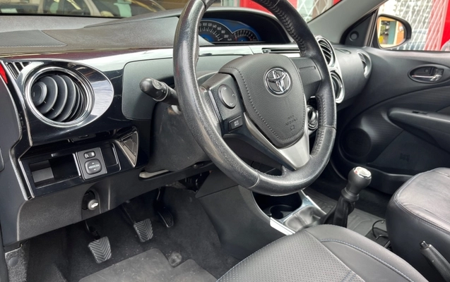 imagem-https://www.socarrao.com.br/sc-vehicle-images-prod/3733093/1789063840773-zODbbKXcv2mLuNKTvkZPJT97NodQj0ET.jpg