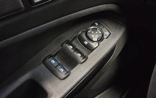 imagem-https://www.socarrao.com.br/sc-vehicle-images-prod/3733322/1788961806106-1_052711.jpg