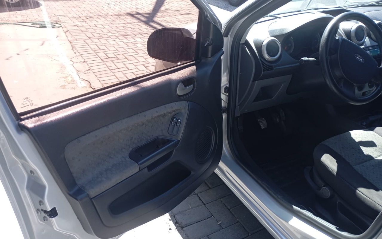 imagem-https://www.socarrao.com.br/sc-vehicle-images-prod/3733324/1788961818544-V2hhdHNBcHAgSW1hZ2UgMjAyNi0wOS0wOSBhdCAxMC40Ny4zNC5qcGVn.jpeg