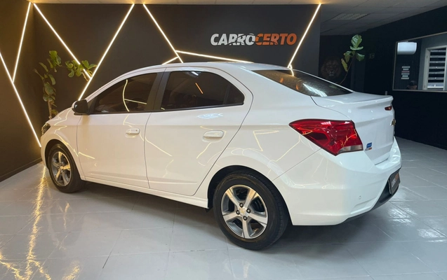 imagem-https://www.socarrao.com.br/sc-vehicle-images-prod/3733348/1788962109545-Fm0OSjYaIC9vMC9nQIYfCFR4IKKSkCOQ.jpg