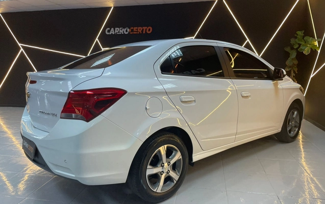 imagem-https://www.socarrao.com.br/sc-vehicle-images-prod/3733348/1788962109547-S6WYrEFULaTw7pEM9zbzQfUPDlFOxdPW.jpg