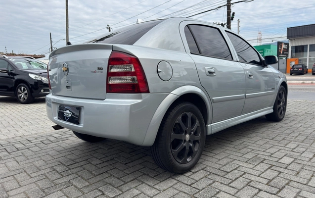 imagem-https://www.socarrao.com.br/sc-vehicle-images-prod/3733372/1788962323719-8139393e00474da2a697ca3a524d59c5_1788962275493.jpg