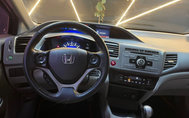 imagem-https://www.socarrao.com.br/sc-vehicle-images-prod/3733389/1788962517528-gLmYir9EACtutjFSc3iJIuXphKRMg0Ox.jpg