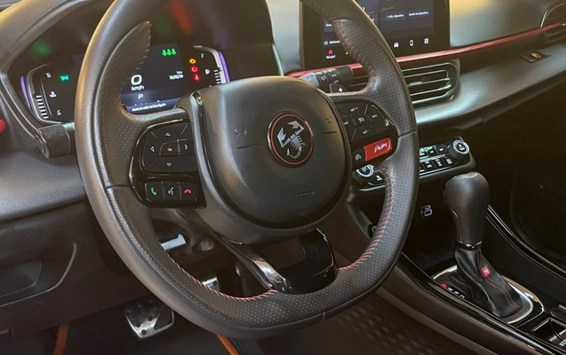 imagem-https://www.socarrao.com.br/sc-vehicle-images-prod/3733672/1788963419170-urWf3lOQV6sVmWp98d7TpTXs66QI0yEm.jpg