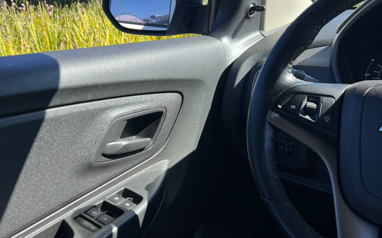 imagem-https://www.socarrao.com.br/sc-vehicle-images-prod/3734118/1788965151093-V2hhdHNBcHAgSW1hZ2UgMjAyNi0wOS0wNCBhdCAwNy4zMS4xNCAoMikuanBlZw.jpeg