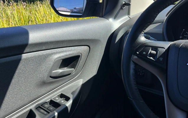 imagem-https://www.socarrao.com.br/sc-vehicle-images-prod/3734118/1788965151093-V2hhdHNBcHAgSW1hZ2UgMjAyNi0wOS0wNCBhdCAwNy4zMS4xNCAoMikuanBlZw.jpeg