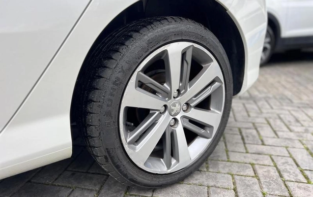imagem-https://www.socarrao.com.br/sc-vehicle-images-prod/3734138/1789221826418-8435960_7_B_b88665f827.jpeg