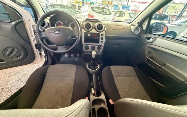 imagem-https://www.socarrao.com.br/sc-vehicle-images-prod/3734192/1788965553204-8457393_9_B_6a6cd76d9c.jpeg
