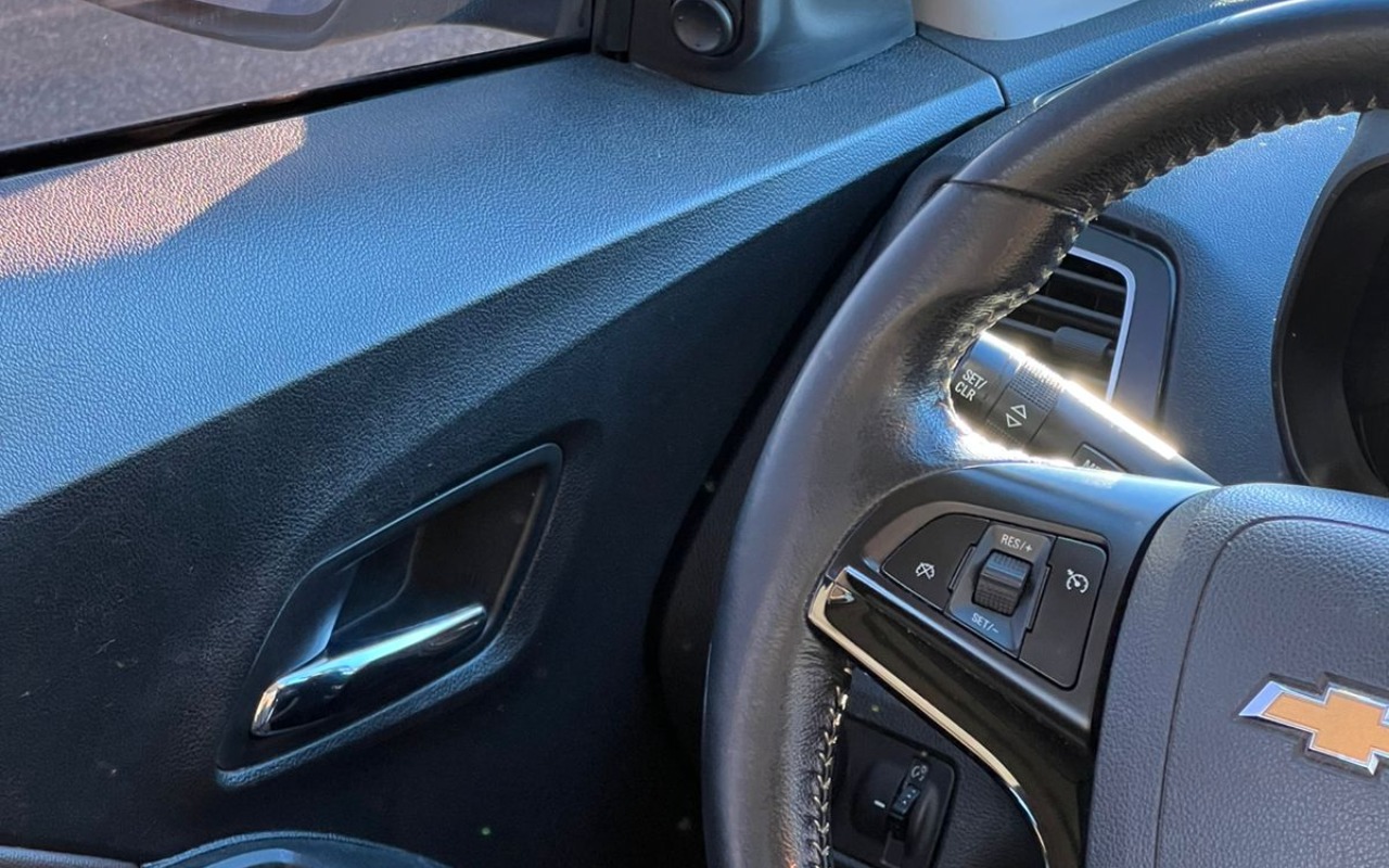 imagem-https://www.socarrao.com.br/sc-vehicle-images-prod/3734201/1788965764866-V2hhdHNBcHAgSW1hZ2UgMjAyNi0wOS0wNCBhdCAxMC4xNi4xMyAoMSkuanBlZw.jpeg