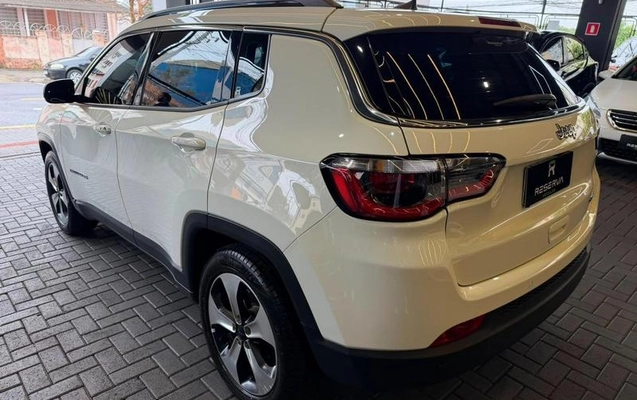 imagem-https://www.socarrao.com.br/sc-vehicle-images-prod/3734248/1789394120280-7731902_3_B_0164b8c939.jpeg