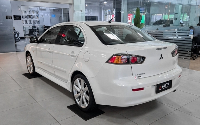 imagem-https://www.socarrao.com.br/sc-vehicle-images-prod/3734292/1788966039045-z4ecxeiAHxCs4N05GrEqNgQEgfOV5wx3.jpg