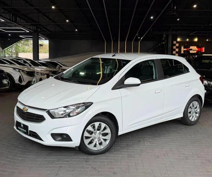 Chevrolet Onix 2017 Branco — foto 1 de 3