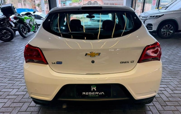 imagem-https://www.socarrao.com.br/sc-vehicle-images-prod/3734570/1788971939146-8459783_4_B_2902d28544.jpeg