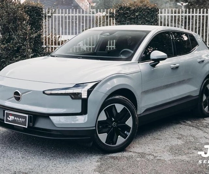 Volvo EX30 E40 Core (Elétrico) 2024 Cinza — foto 1 de 3