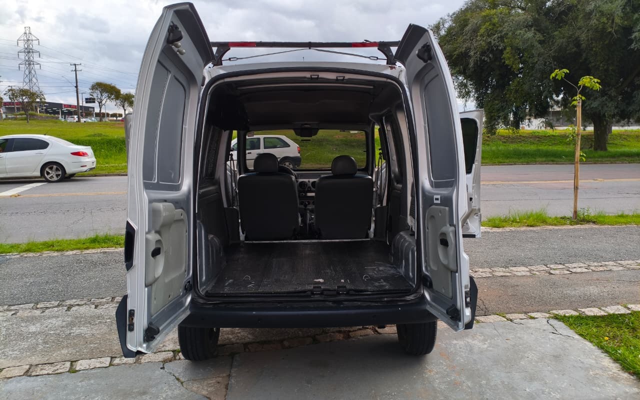 imagem-https://www.socarrao.com.br/sc-vehicle-images-prod/3734866/1789159163137-V2hhdHNBcHAgSW1hZ2UgMjAyNi0wOS0xMSBhdCAxNy4yNC4xMS5qcGVn.jpeg