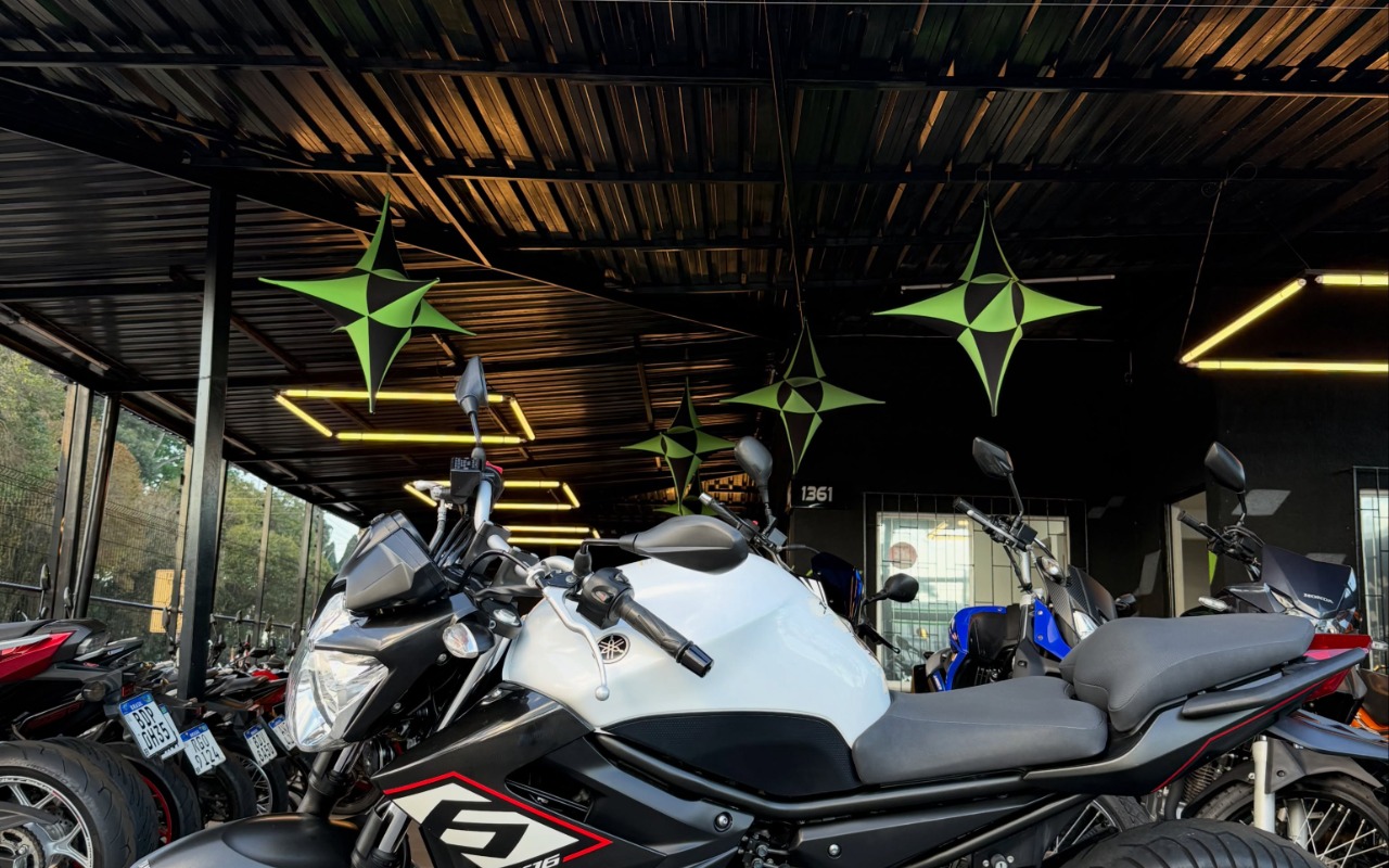 YAMAHA XJ6 N/ABS 2017 Branco — foto 1 de 3