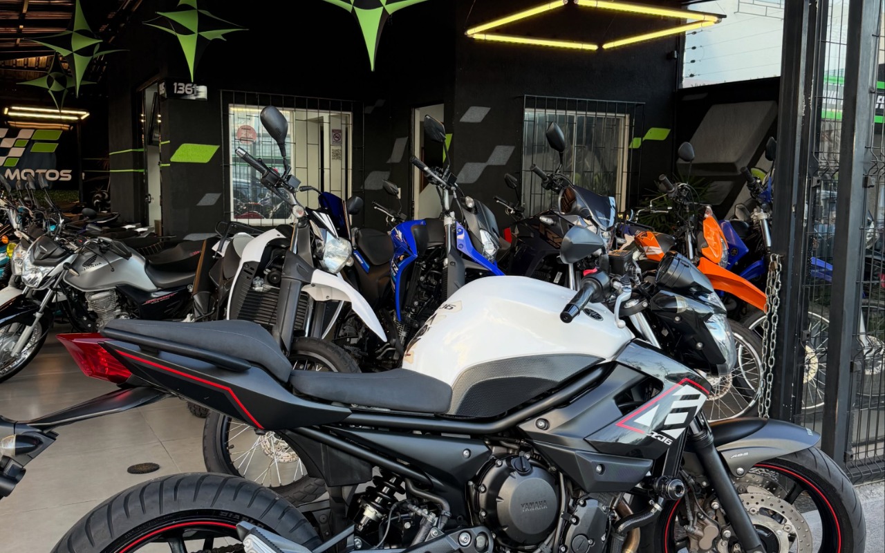 imagem-https://www.socarrao.com.br/sc-vehicle-images-prod/3734880/1788968173007-NzkxMTEwMzQ5XzE4MTIzODg4MDcwODQyMjQ4XzY1MjI0NTgxNzU0MDExNzMxODBfbi5qcGc.jpg