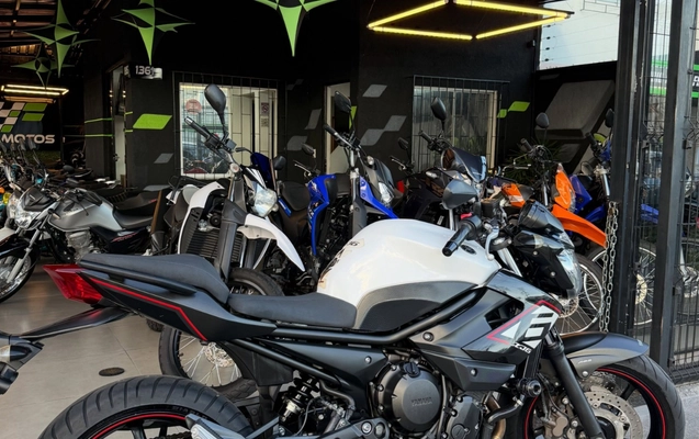 imagem-https://www.socarrao.com.br/sc-vehicle-images-prod/3734880/1788968173007-NzkxMTEwMzQ5XzE4MTIzODg4MDcwODQyMjQ4XzY1MjI0NTgxNzU0MDExNzMxODBfbi5qcGc.jpg