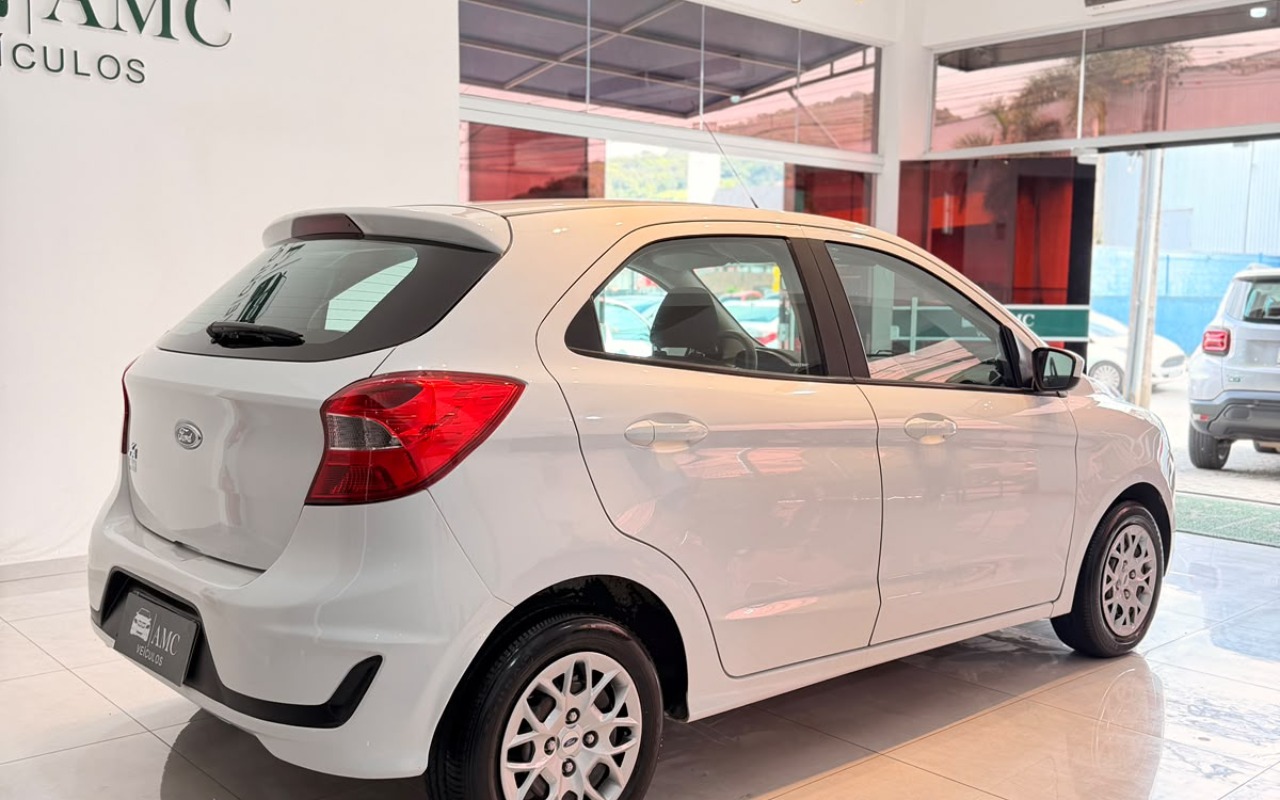 imagem-https://www.socarrao.com.br/sc-vehicle-images-prod/3735193/1788968938070-V2hhdHNBcHAgSW1hZ2UgMjAyNi0wOS0wOCBhdCAxMC4zMi40NCAoMSkuanBlZw.jpeg