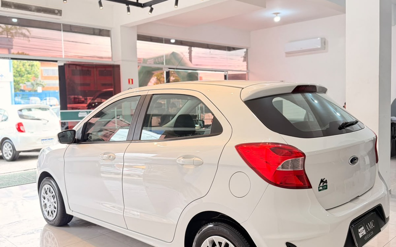 imagem-https://www.socarrao.com.br/sc-vehicle-images-prod/3735193/1788968938178-V2hhdHNBcHAgSW1hZ2UgMjAyNi0wOS0wOCBhdCAxMC4zMi40NC5qcGVn.jpeg