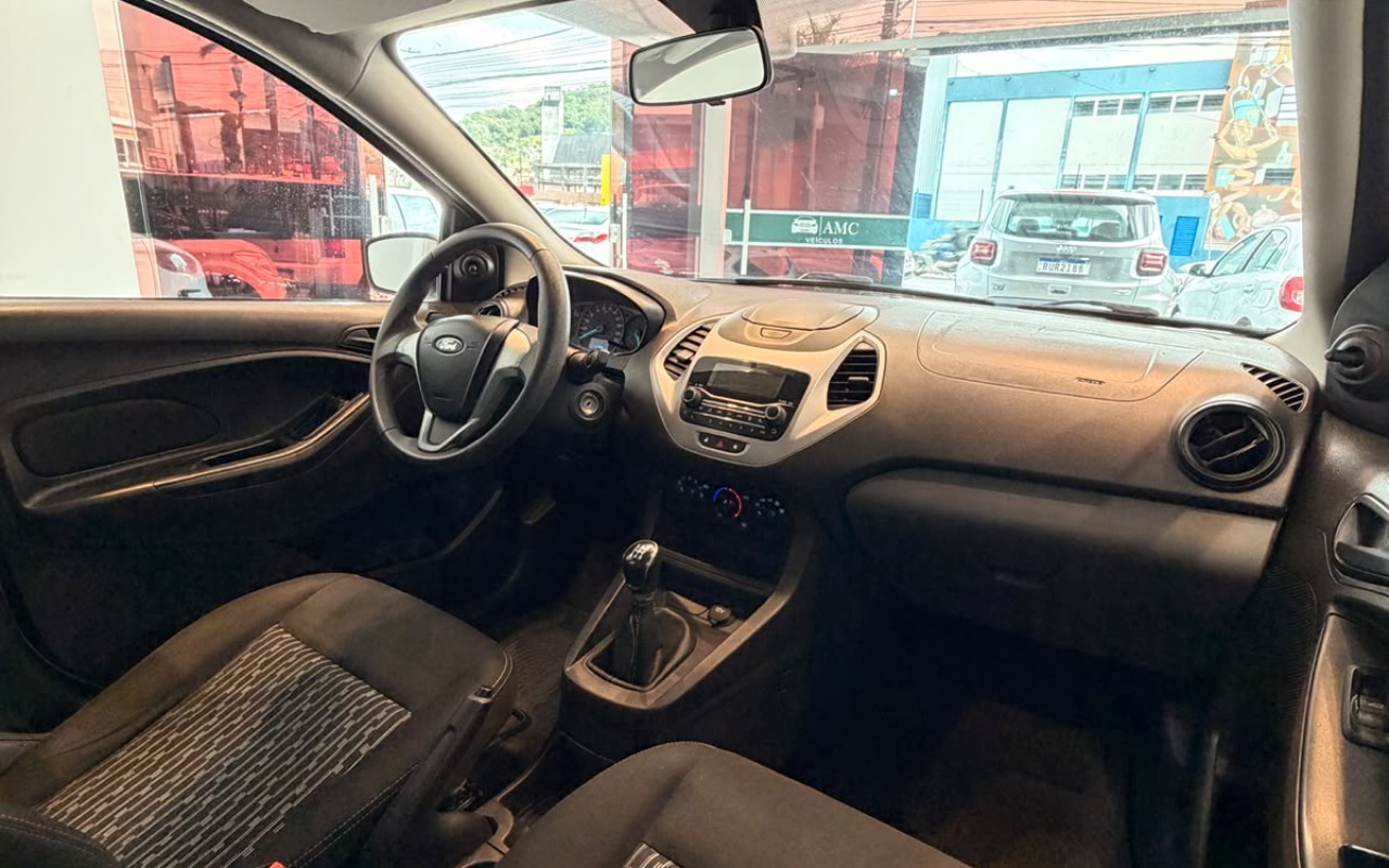 imagem-https://www.socarrao.com.br/sc-vehicle-images-prod/3735193/1788968938302-V2hhdHNBcHAgSW1hZ2UgMjAyNi0wOS0wOCBhdCAxMC4zMi40OC5qcGVn.jpeg
