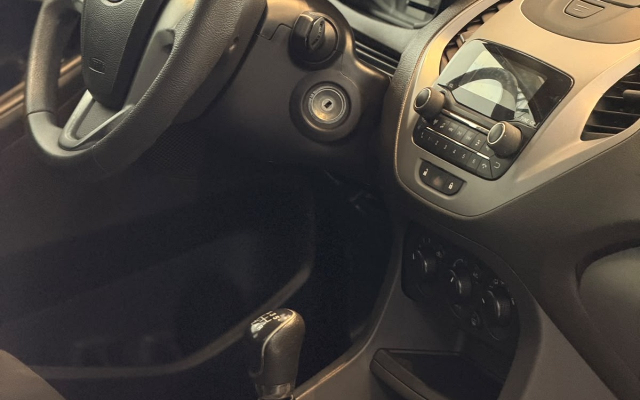 imagem-https://www.socarrao.com.br/sc-vehicle-images-prod/3735193/1788968938588-V2hhdHNBcHAgSW1hZ2UgMjAyNi0wOS0wOCBhdCAxMC4zMi40NSAoMSkuanBlZw.jpeg