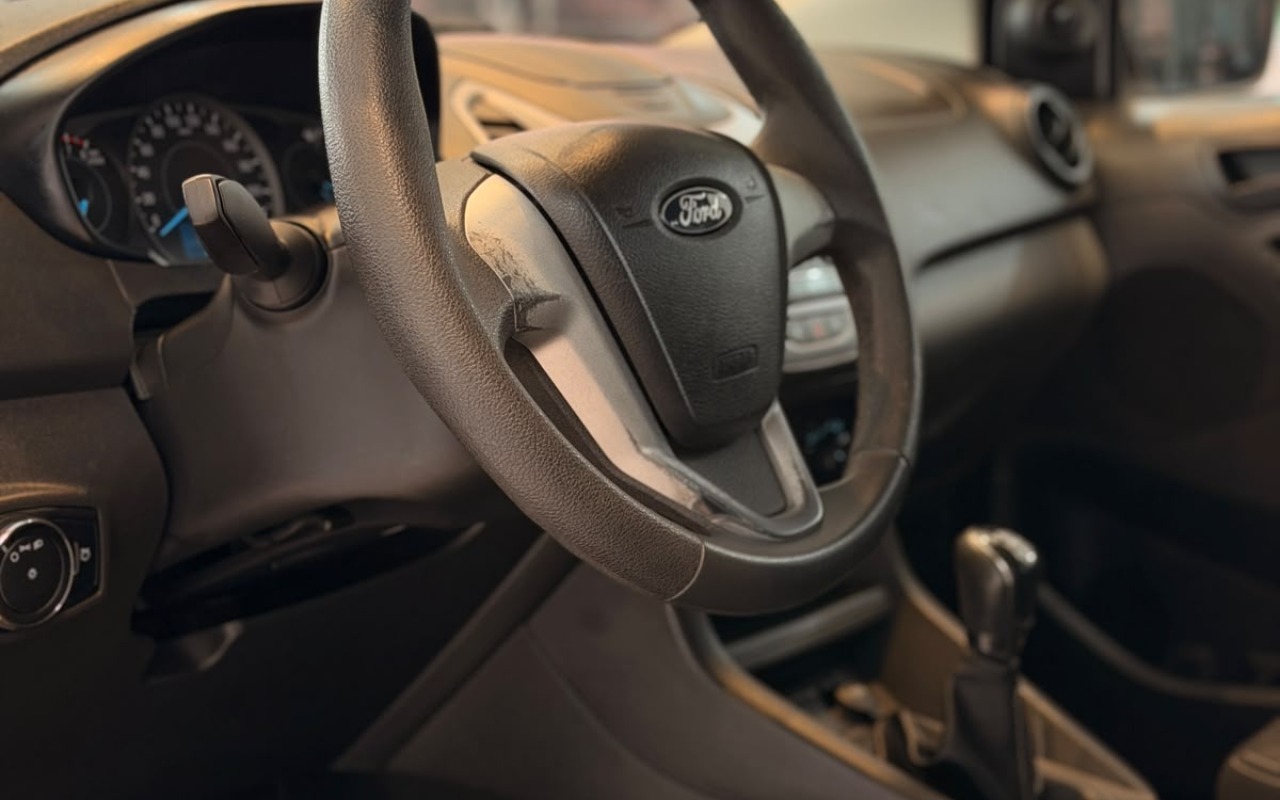 imagem-https://www.socarrao.com.br/sc-vehicle-images-prod/3735193/1788968938970-V2hhdHNBcHAgSW1hZ2UgMjAyNi0wOS0wOCBhdCAxMC4zMi40OCAoMSkuanBlZw.jpeg