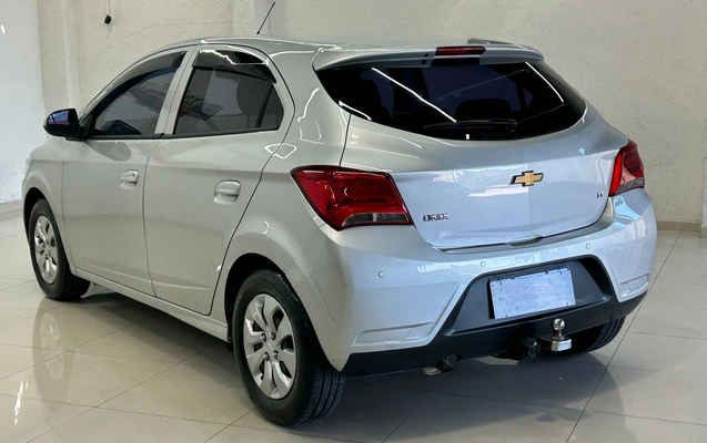 imagem-https://www.socarrao.com.br/sc-vehicle-images-prod/3735429/1788969673523-55545fef-f48f-4948-a11a-695b41c14487.jpeg