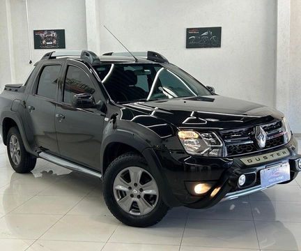 Renault Duster Oroch 2017 Preto — foto 1 de 3