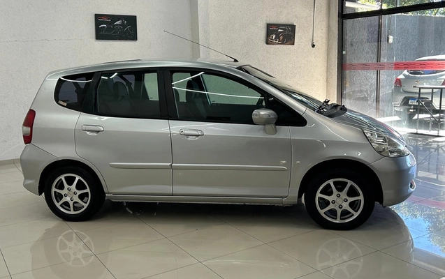 imagem-https://www.socarrao.com.br/sc-vehicle-images-prod/3735436/1788969712738-f6a34e35-edcd-4ac1-aac1-c7556eb1c813.jpeg