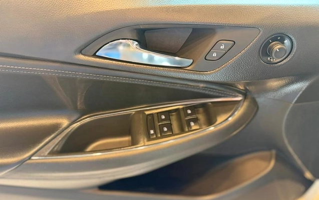 imagem-https://www.socarrao.com.br/sc-vehicle-images-prod/3735760/1789564238486-8460097_17_B_7fb3c1fa1a.jpeg