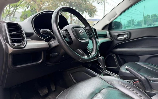 imagem-https://www.socarrao.com.br/sc-vehicle-images-prod/3736206/1788972115734-8418440_3_B_6432514e9c.jpeg