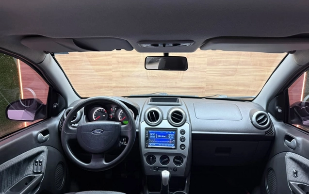 imagem-https://www.socarrao.com.br/sc-vehicle-images-prod/3736222/1788972140724-yfZcp9cJ2GhTd3saxPkjmeuP4ivWy3Pc.jpg
