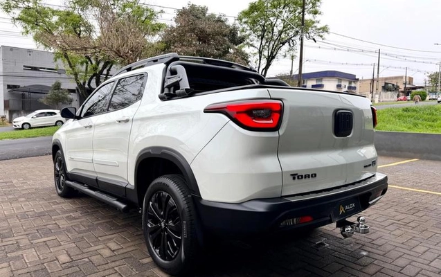 imagem-https://www.socarrao.com.br/sc-vehicle-images-prod/3736241/1789655470969-8418703_6_B_9675097a3f.jpeg
