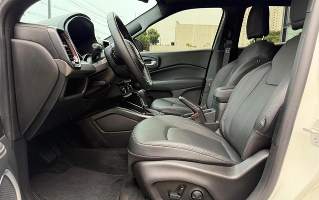imagem-https://www.socarrao.com.br/sc-vehicle-images-prod/3736241/1789655470980-8418703_13_B_5383df3b1f.jpeg