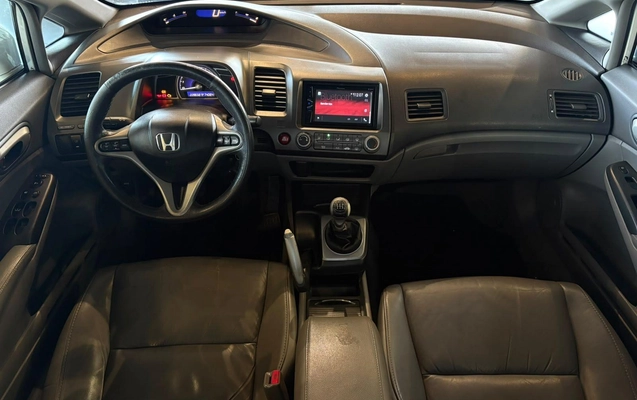 imagem-https://www.socarrao.com.br/sc-vehicle-images-prod/3736446/1788972771114-9a66fa8d299c4737bddfb1ca1413b227_1788972741669.jpg