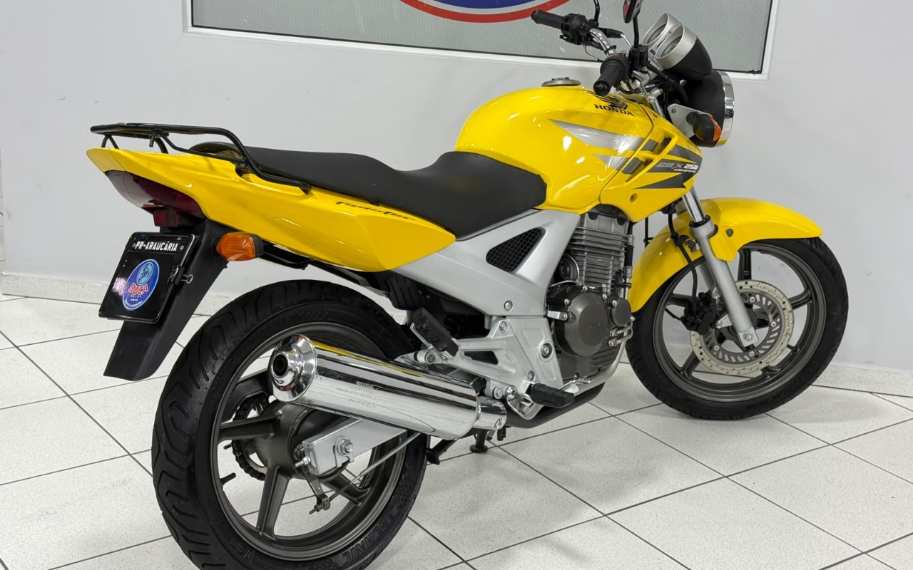 imagem-https://www.socarrao.com.br/sc-vehicle-images-prod/3736764/1788980534591-V2hhdHNBcHAgSW1hZ2UgMjAyNi0wOS0wOSBhdCAxNS41Ny40NSAoMikuanBlZw.jpeg