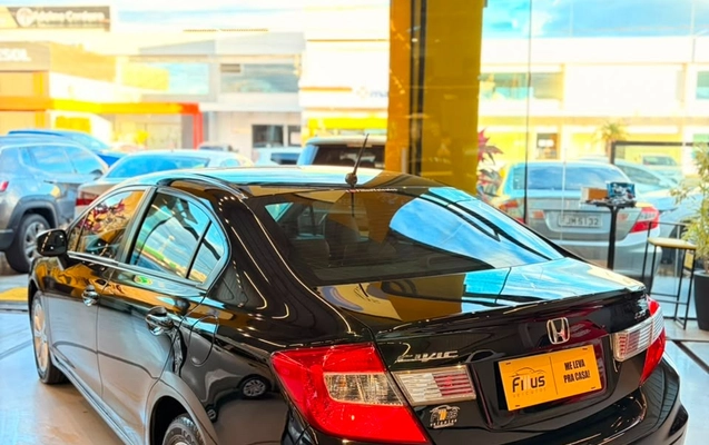 imagem-https://www.socarrao.com.br/sc-vehicle-images-prod/3737061/1788974666978-744606e5-144d-4161-8ba3-85c341ff9dae.jpg