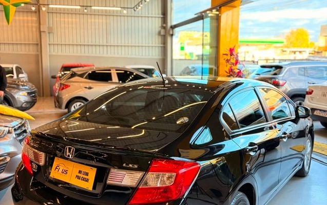 imagem-https://www.socarrao.com.br/sc-vehicle-images-prod/3737061/1788974666979-f5b19d18-a90c-4cec-a2b9-89f6a53cff6e.jpg