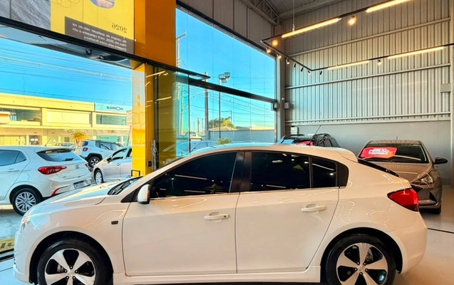 imagem-https://www.socarrao.com.br/sc-vehicle-images-prod/3737087/1788974691293-3e3f74fa-de66-4440-95cf-c6402707f1f6.jpg