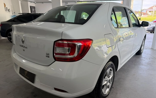 imagem-https://www.socarrao.com.br/sc-vehicle-images-prod/3737248/1788975290096-NTNlYzdhZjAtM2JjMC00NjhmLTg4NWUtMmIwNjczMjkwOWIxLmpwZw.jpg