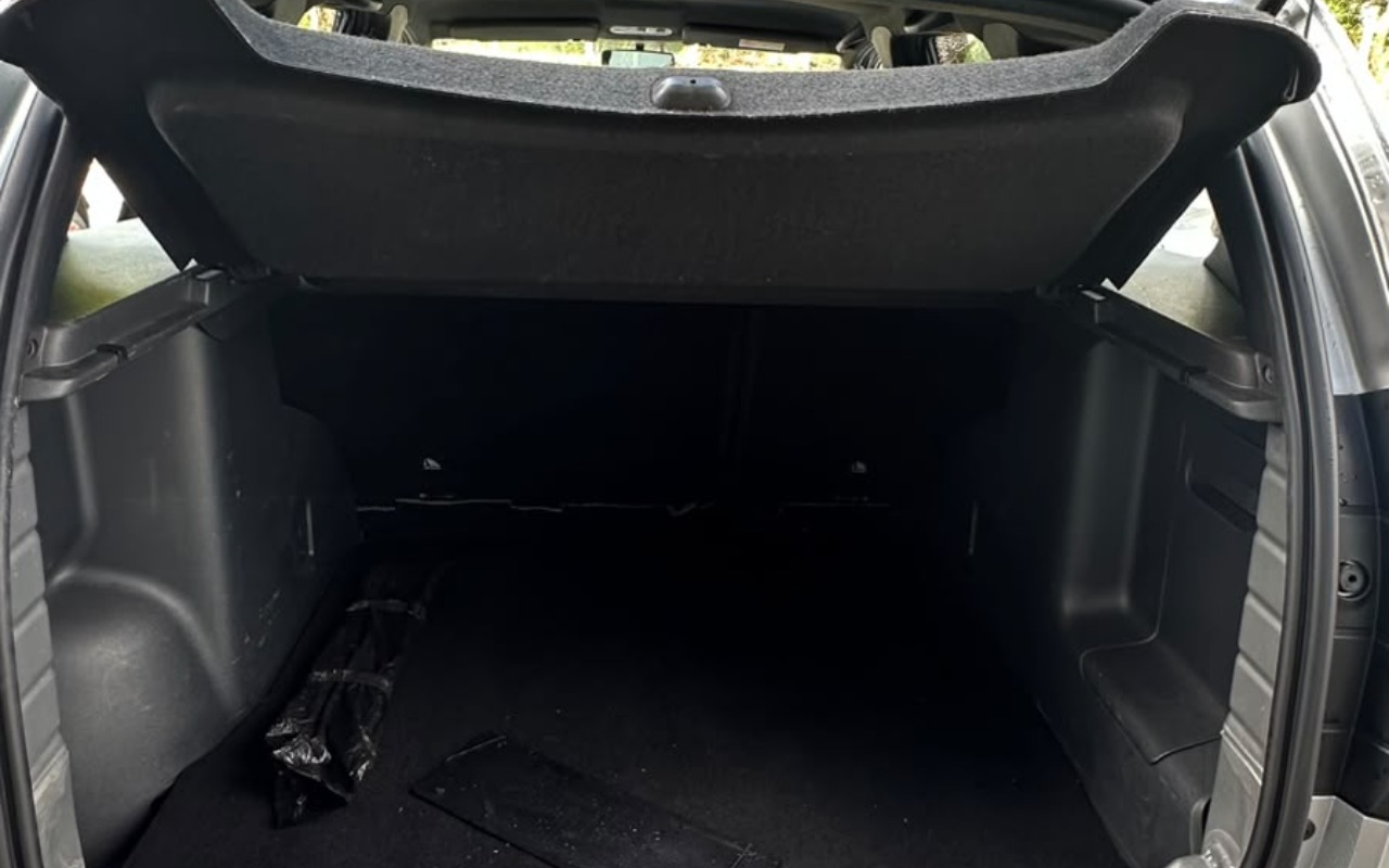 imagem-https://www.socarrao.com.br/sc-vehicle-images-prod/3737322/1788975277490-MjNlYzg1ZWMtNjEyMS00NjFkLWFhMTUtMmFiZWE0OWYwN2FiLmpwZw.jpg