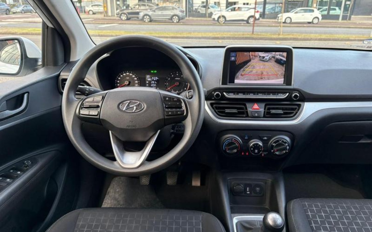 imagem-https://www.socarrao.com.br/sc-vehicle-images-prod/3737453/1788975700772-NzgwODAxOF80X0JfNmU5NGQ1OGNhZi5qcGVn.jpeg