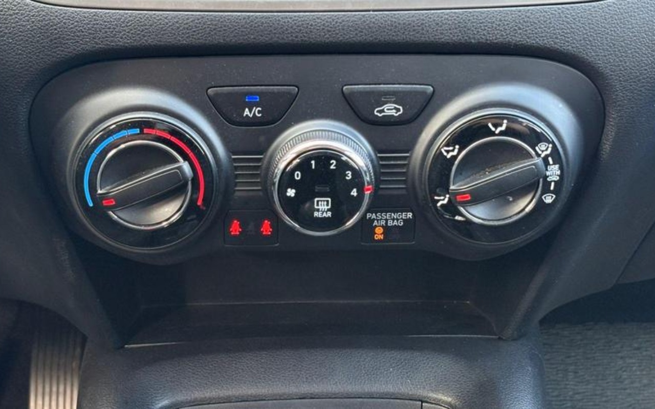 imagem-https://www.socarrao.com.br/sc-vehicle-images-prod/3737453/1788975701029-NzgwODAxOF8yX0JfMzEwOTBkOWRkYS5qcGVn.jpeg