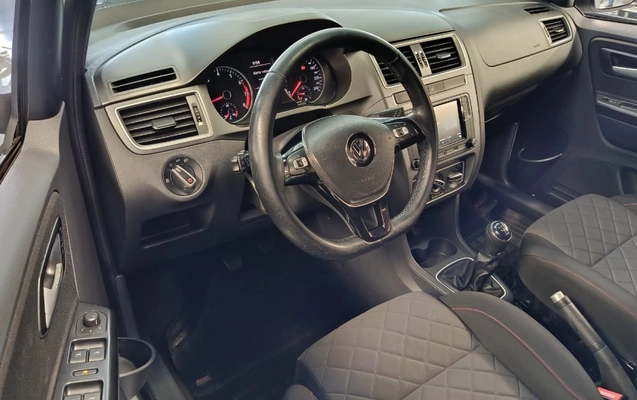 imagem-https://www.socarrao.com.br/sc-vehicle-images-prod/3737588/1789655869326-lVbsnDgenyi7o2x5s3fWh06rnXyZX8yb.jpg